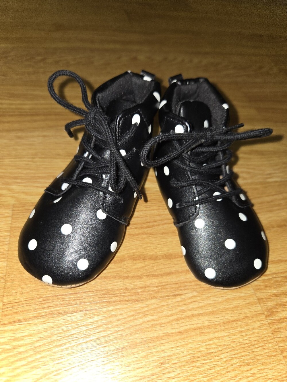 Old Navy Polka Dots Baby Girl Booties Shoes 6-9 Months